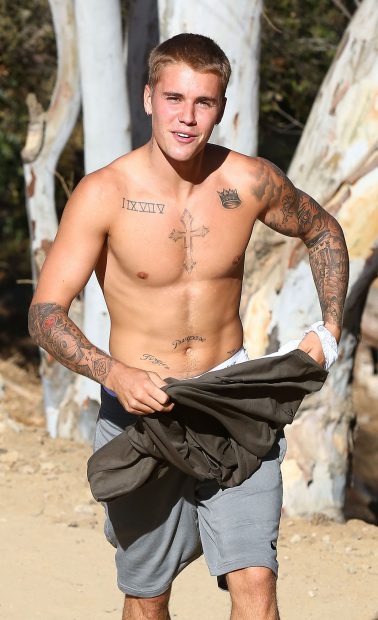 52163131 Singer Justin Bieber goes for a hike in Runyon Canyon in Hollywood, California on September 3, 2016. Justin, who showed off his fit physique, recently returned from a romantic vacation with his girlfriend Sofia Richie in Mexico. FameFlynet, Inc - Beverly Hills, CA, USA - +1 (310) 505-9876