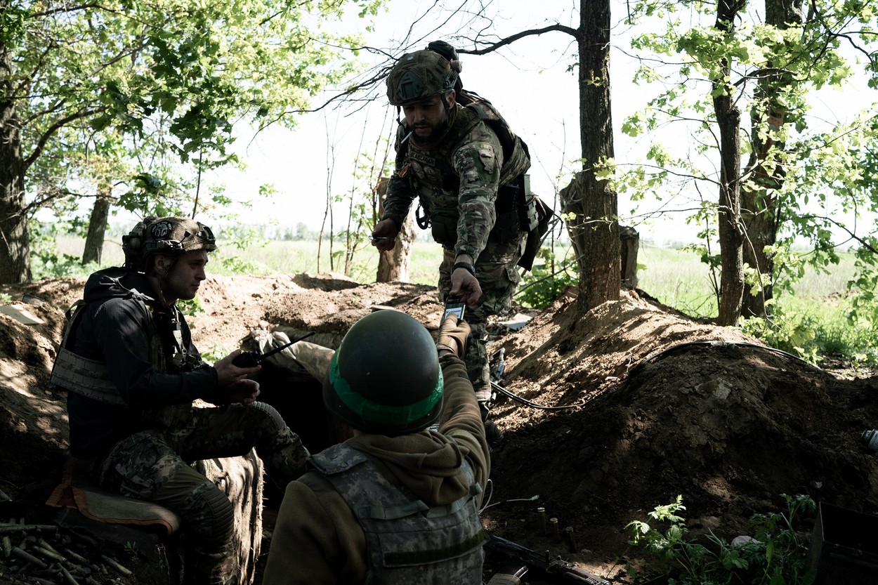 Război în Ucraina Ziua 452 Lupte Disperate în Bahmut oraș Distrus