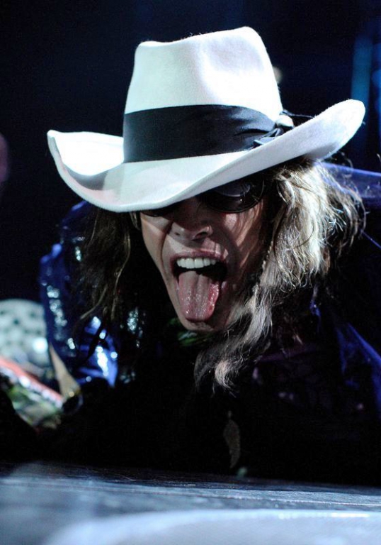Steven Tyler de la Aerosmith amână concertele în urma unei hemoragii la corzile vocale 8 0 221218 steventyler