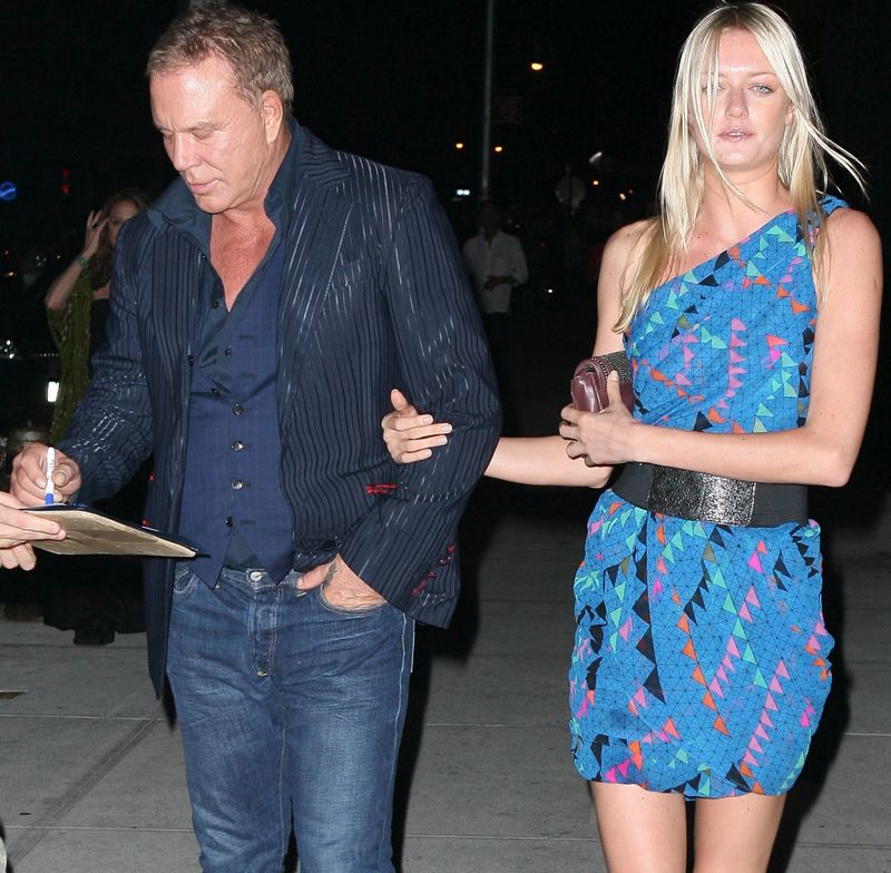 Mickey Rourke Promovează Berea Fără Alcool | Libertatea