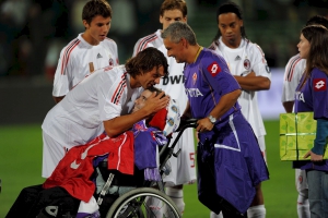 Paolo Maldini şi Roberto Baggio au fost alături de Stefano Borgonovo FOTO: EPA