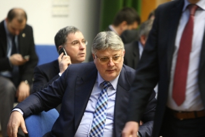 Cine este cel mai bine plătit salariat din România. Cu banii pe o lună își poate cumpăra o mașină nemțească nouă