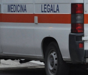 Un bărbat din Caracal a fost luat cu tot cu sicriu din biserică și dus la morgă. Rudele au sesizat că acesta nu a murit din cauze naturale