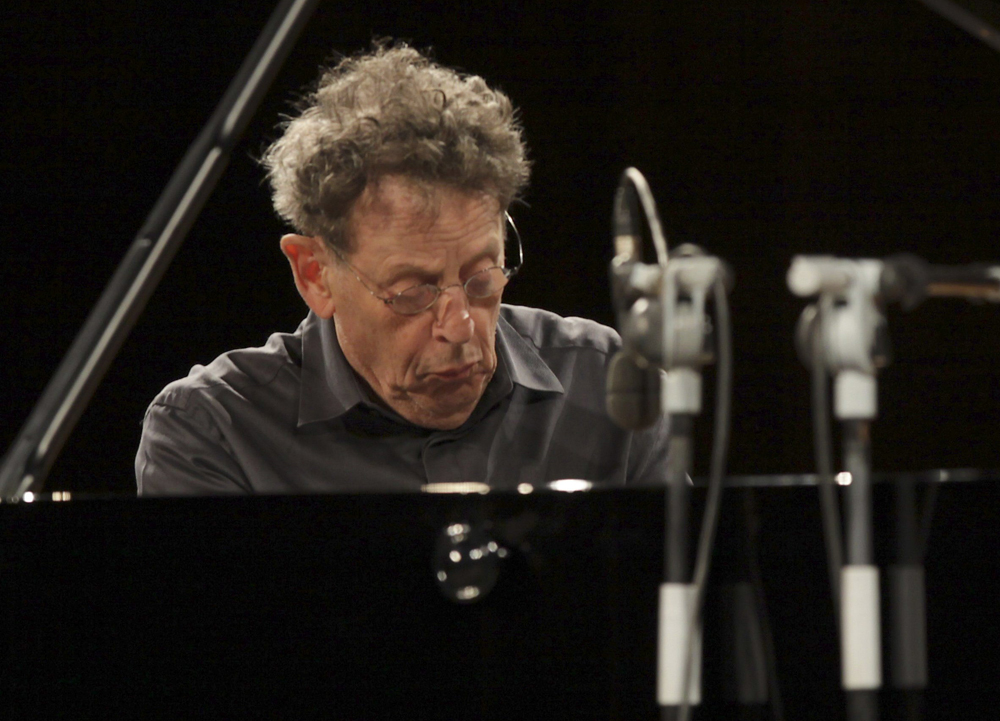 Philip Glass vine în România cu ”Dracula”