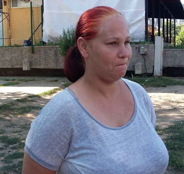 mama isi asteapta fiul