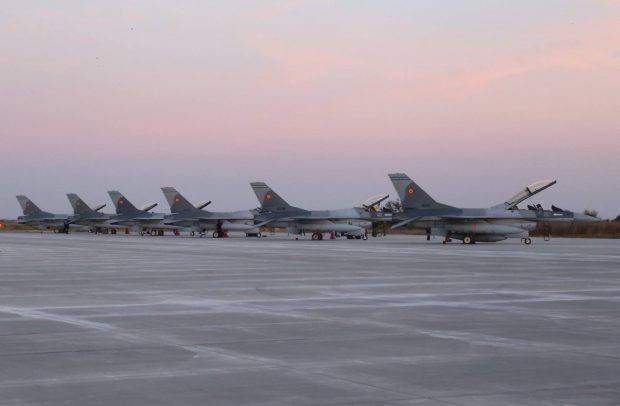 Rusia spune că avioanele F-16 livrate Kievului pot „găzdui” arme nucleare, fapt care poate escalada conflictul