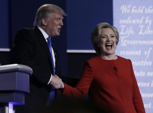Hillary Clinton conduce in sondaje