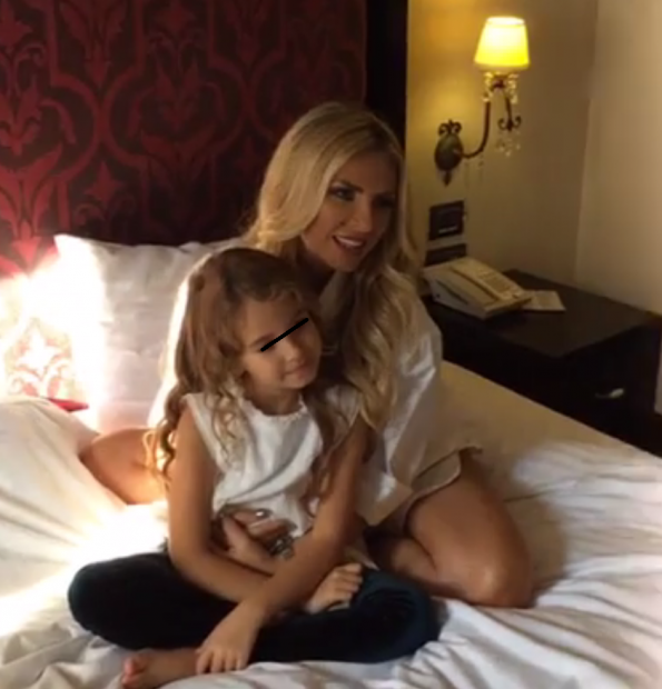 Andreea Bănica sedinta foto inainte de nastere