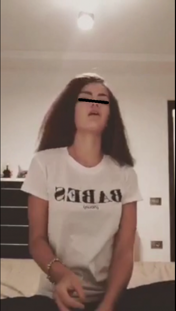 Ioana Boureanu cantă pentru fani, pe Facebook