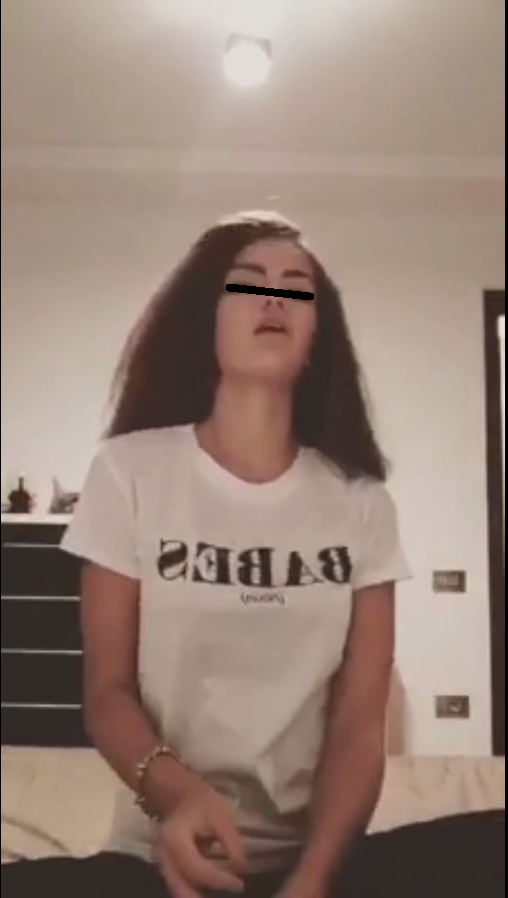 fiica lui boureanu, manifestandu-se artistic pe internet