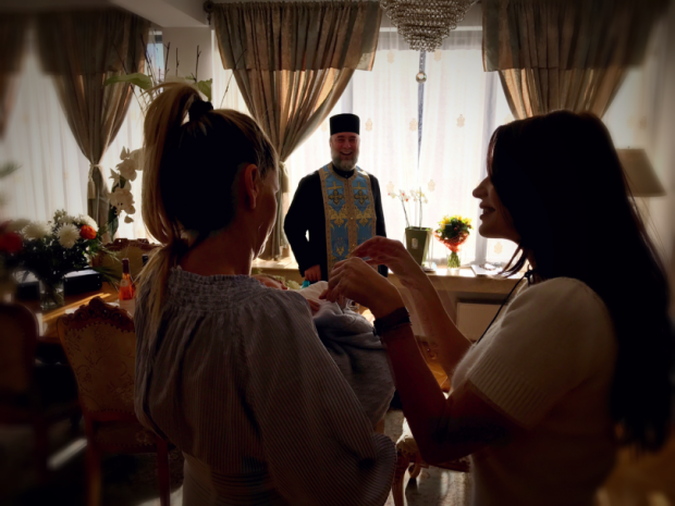 Andreea Bănică a spus de ce a adus preotul acasă. “Am început să mă agit”