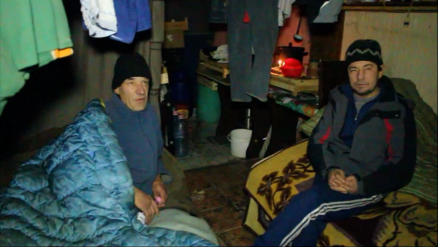 Oamenii străzii au fost salvați de polițiști din calea viscolului. Unii au refuzat să fie adăpostiți și au dormit sub cerul liber chiar și la minus 19 grade Celsius