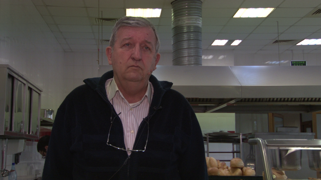 VIDEO EXCLUSIV / Sărbătoarea sărăciei, în cantina nevoiașilor. Cea mai gustoasă mâncare pentru sărmani se udă cu lacrimi