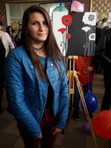 Scrie Poezii De Dorul Mamei Sale Care Este Plecată în Italia ...