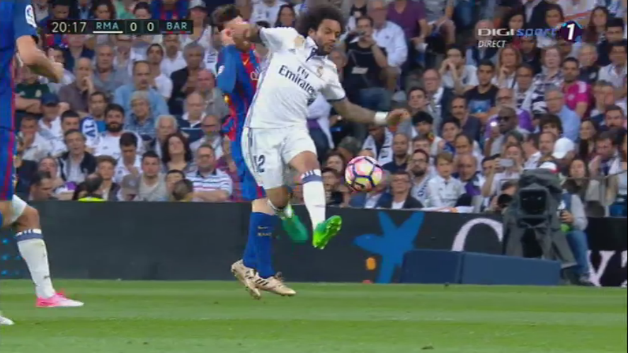 Real - Barcelona 2-3. Umplut de sânge, Messi a adus victoria ”extratereștrilor” la ultima fază și a marcat golul 500 pentru Barca / VIDEO