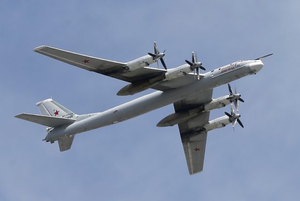 Rusia anunţă că două dintre bombardierele sale strategice au avut o misiune de peste 12 ore deasupra Pacificului. Reacţia SUA