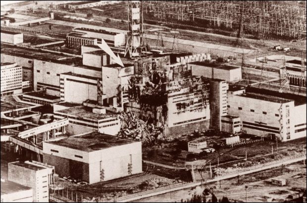 Aşa arăta reactorul nuclear de la Cernobîl, la scurt timp după explozia care a acoperit Europa cu un nor radioactiv ce a afectat sute de mii de oameni