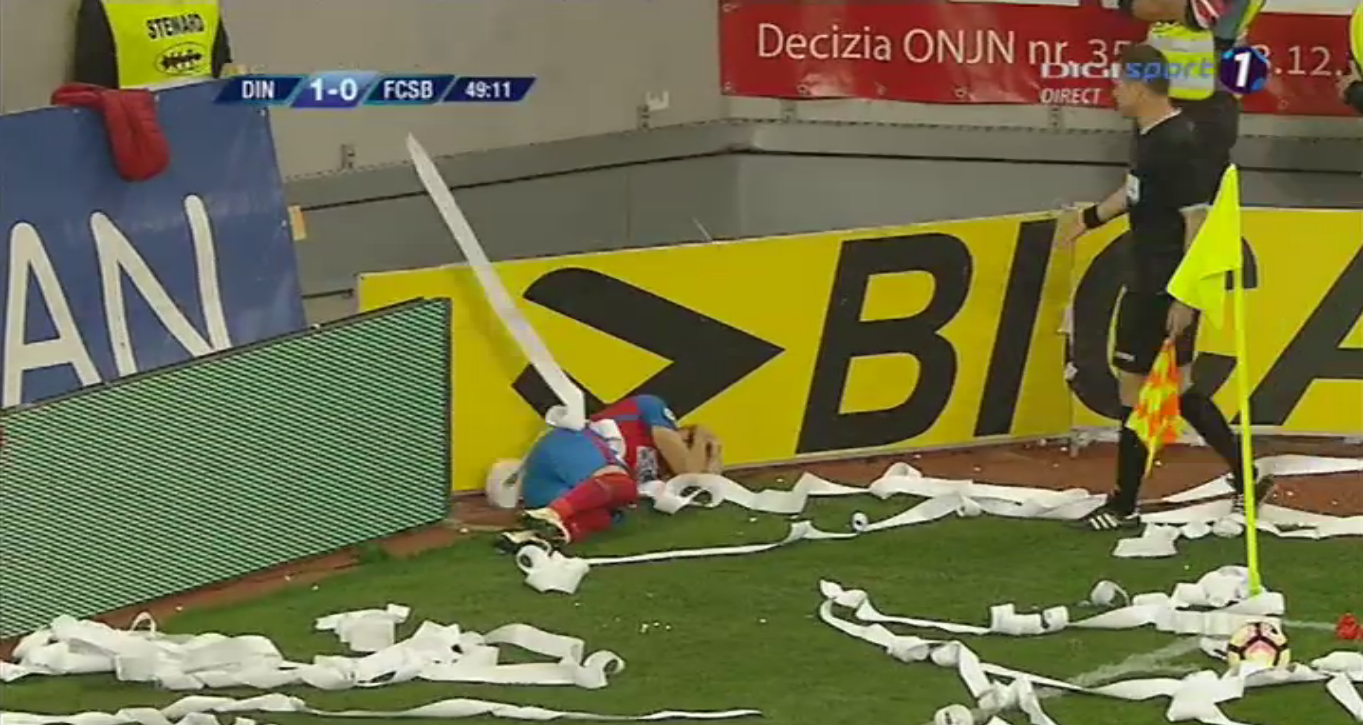 Liga I, etapa a 8-a, play-off: Dinamo - FCSB 2-1. Derby decis în minutul 96, din penalty! ”Cazul Bricheta”, nimica toată pe lângă bombardamentul de pe Arena Națională. Reghe, scandal cu arbitri | LIVE&VIDEO