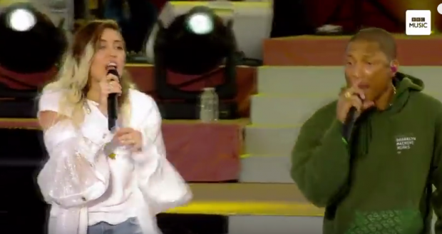 VIDEO ÎN DIRECT | Concert caritabil in memoria victimelor de la Manchester Arena. Ariana Grande revine pe scenă