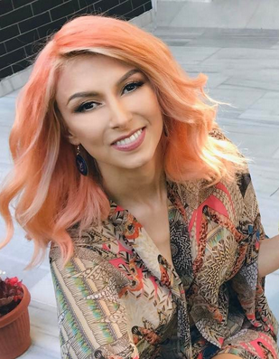 Andreea Bălan și-a vopsit părul într-o nuanţă de orange. “Doamne, cum arăți”