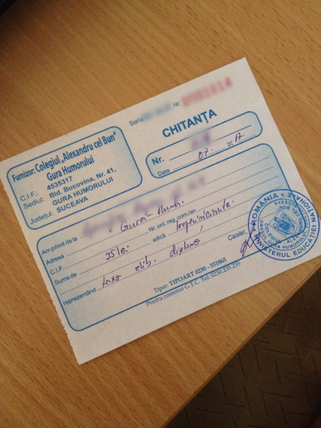Răscoala elevilor, din cauza bacalaureatului. Adolescenta exclusă pe motiv de ”semne” pe lucrare a făcut plângere penală