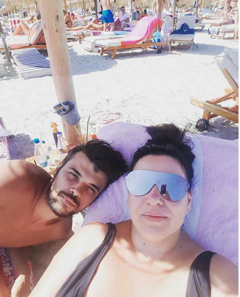 Oana Roman, în costum de baie la malul mării. Cum s-a pozat