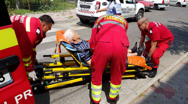 Bătrânul agresor a fost lovit în cap de victimă, chiar cu propriul baston