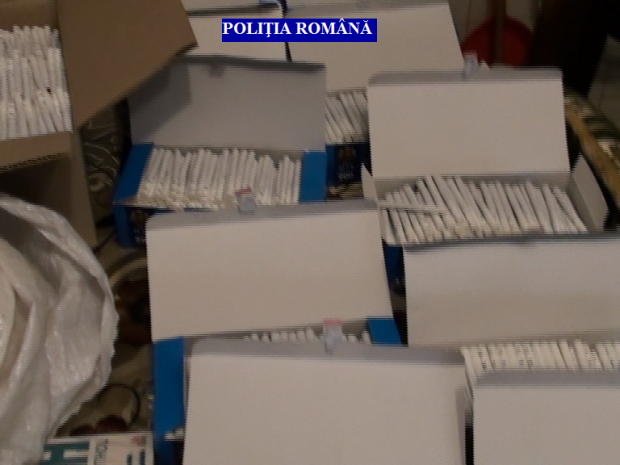 FOTO&VIDEO|Un militar și un complice de-al său, puși sub control judiciar. Ei sunt acuzați de afaceri ilegale cu tutun