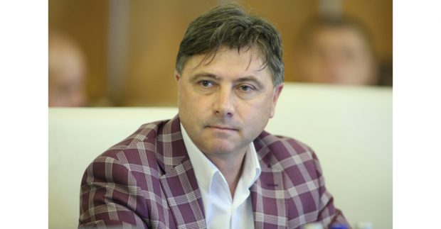 Viorel Ilie, retras de pe lista pentru alegerile parlamentare, la o zi după ce Iohannis a fost întrebat de ce PNL promovează ”traseiști cu suspiciuni penale”