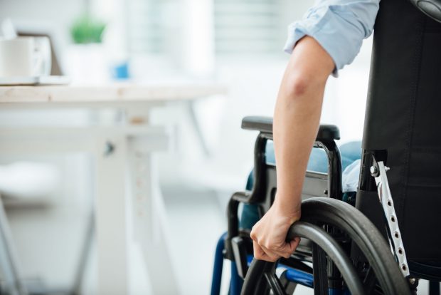 Fost şef de serviciu în cadrul DGASPC Timiş, trimis în judecată după ce a întocmit aproape 500 de dosare false de handicap