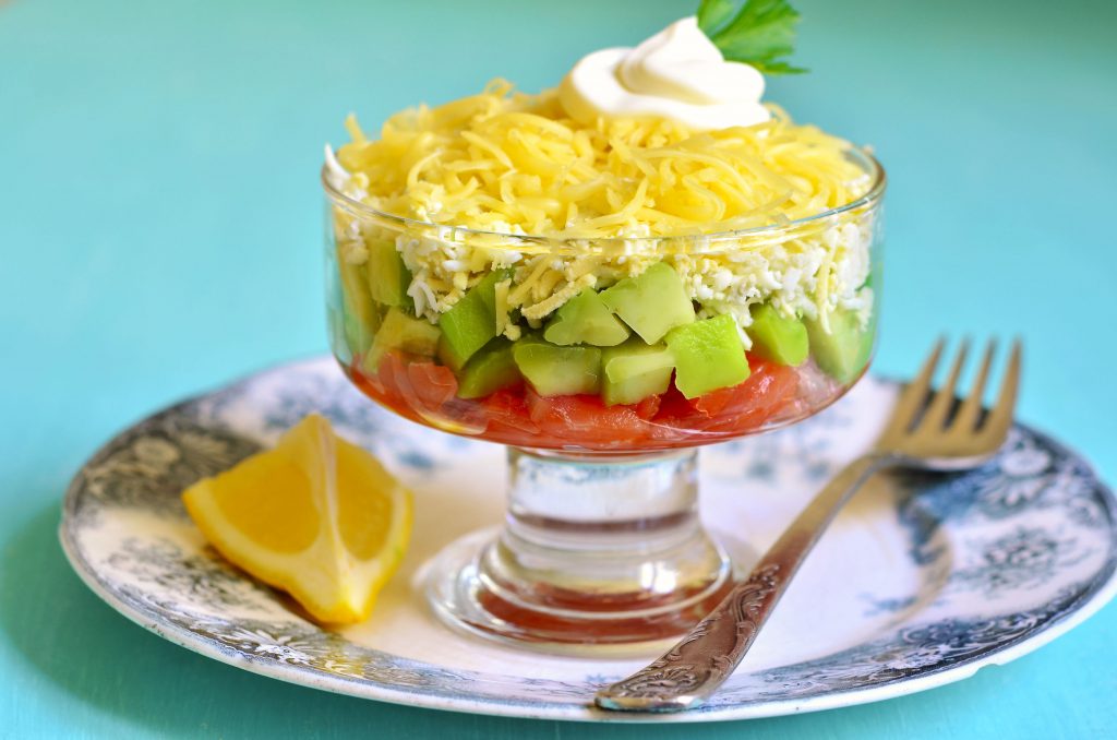 salata cu oua, cascaval si avocado