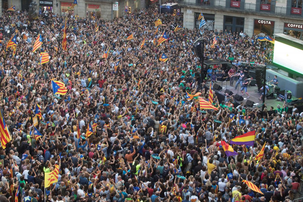 Catalonia si-a declarat independenta de Spania