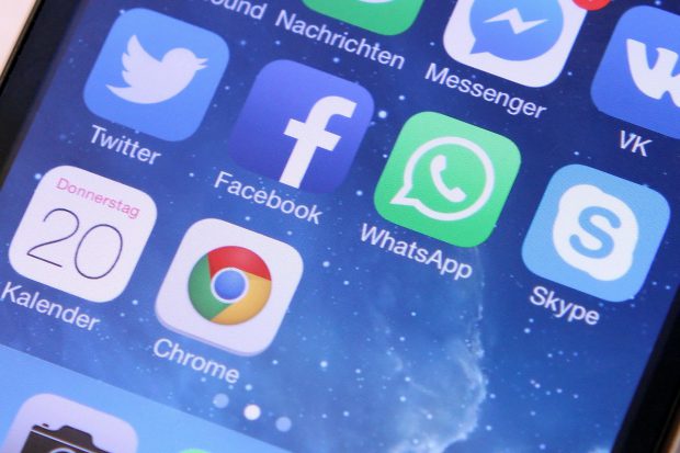Un părinte a blocat internetul și telefonia mobilă într-o comună din Franța, ca să nu mai intre copiii săi pe rețelele sociale