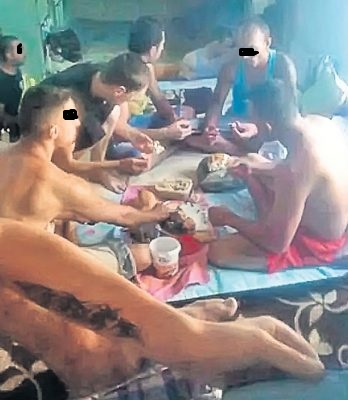 Religia e dată la schimb pentru o farfurie cu mâncare. Din ce în ce mai mulți pușcăriași români trec la islamism și spun ”adio” porcului pentru se ”lipi” de cazanul cu oaie al musulmanilor