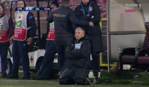 Liga 1, etapa 17: CFR Cluj - Poli Iași 1-0. Stoican a fost eliminat și a vrut să scoată echipa de pe teren / VIDEO