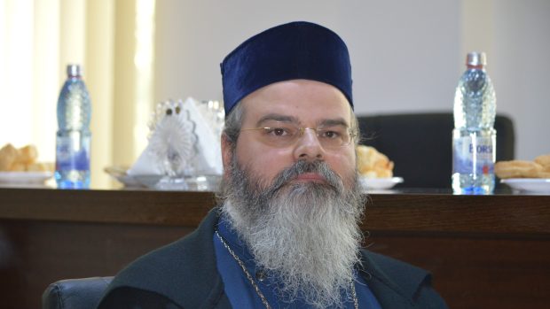 Cine este Ignatie Trif, episcopul Hușilor care i-a interzis lui Călin Georgescu acțiunile politice în biserici