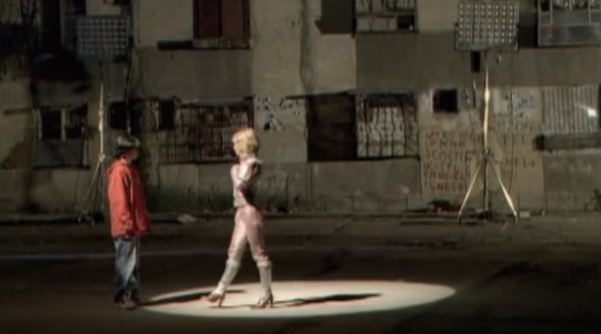 Povestea puștiului din cel mai sângeros serial românesc. Gabriel Huian a jucat fotbal printre blocuri, s-a îndrăgostit de o prostituată din Ferentari și a devenit fiul ”Căpitanului” din ”Umbre”