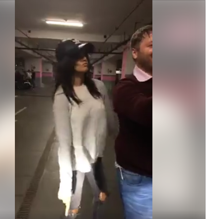 Oana Zăvoranu, spectacol în parcarea unui mall