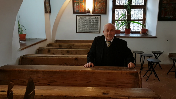 Cum arată un manual românesc din anul 1100: are paginile din piele de ied nenăscut