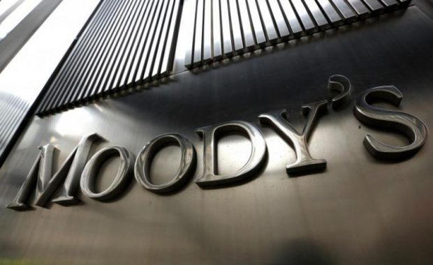Agenţiile de rating Fitch şi Moody’s retrogradează ratingul Rusiei, în ceea ce privește posibilitatea de a-și plăti datoriile