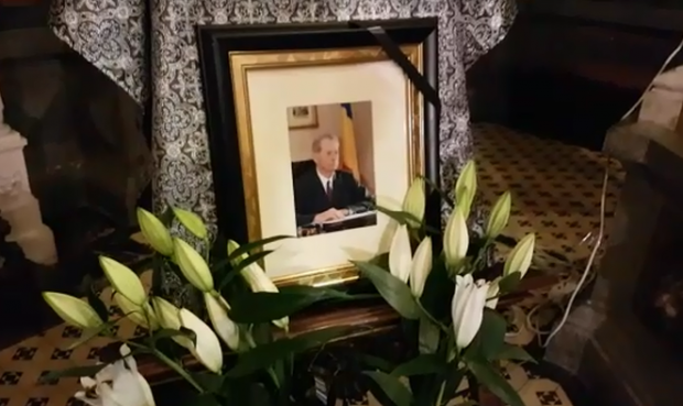 Carte de condoleanțe la Palatul Peleș, în memoria Regelui Mihai. Cât timp rămâne deschisă