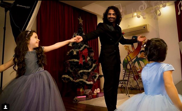 Imaginea cu Pepe și fetița lui a cucerit internetul. Ce mesa i-a transmis Raluca artistului