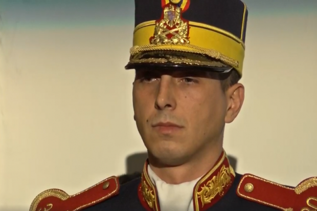 VIDEO/Mărturiile soldaților din Brigada 30 Gardă Mihai Viteazul: Ce au simțit când au purtat sicriul Regelui? Onoare, emoție, patriotism