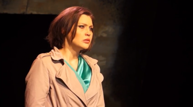 VIDEO/Daniela Nane repetă pentru primul ei rol… masculin: “Regizorul Alexandru Darie vrea să mă tundă și mai scurt!”