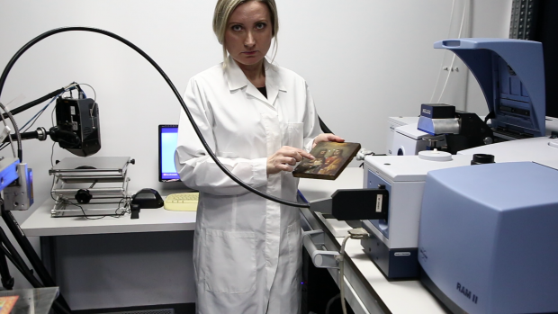 Tablourile pot fi inspectate... nuclear. ”Doctorii de culori” depistează vârsta picturilor și falsurile