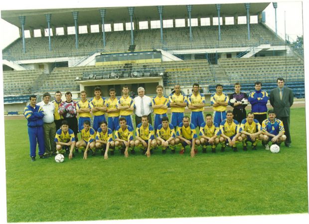 Florin Pancovici (al cincilea de la stânga la dreapta pe rândul de jos) a jucat la Petrolul în perioadele 1998 - 2002 și 2003