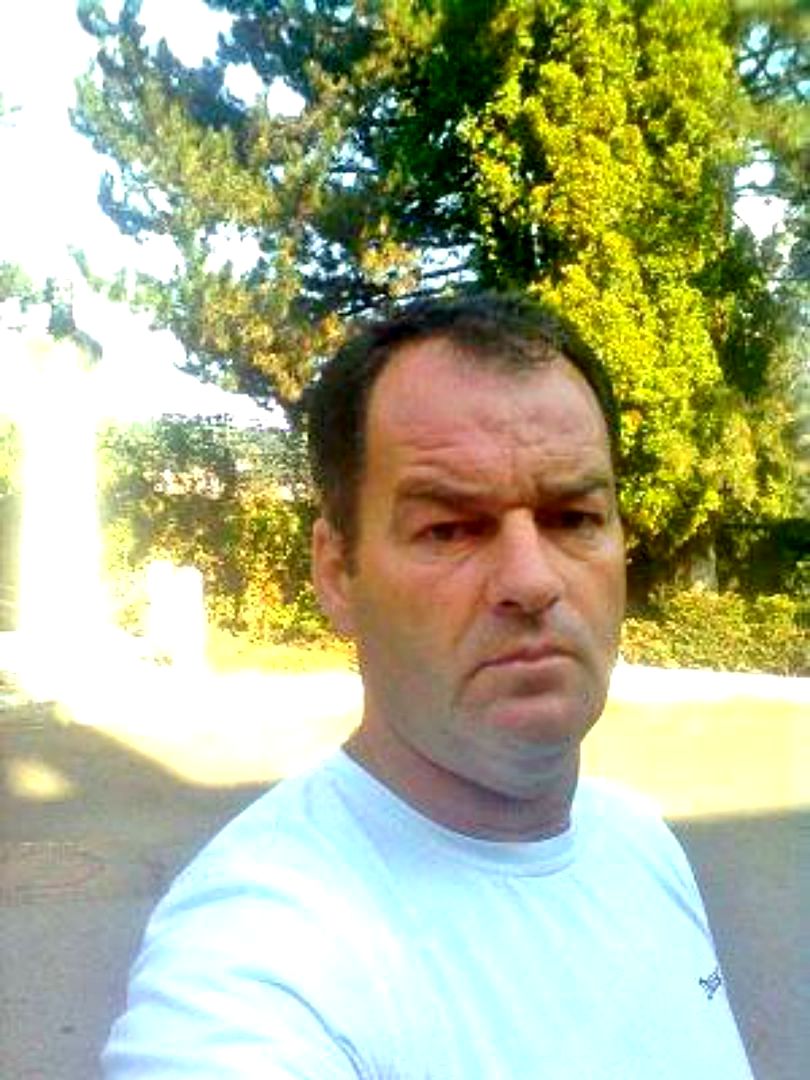 Eugen Stan, agentul de la ”Rutieră” care a agresat sexual copii și femei, pare să fi fost, în ultimul decenniu, pericol public în Capitală. Anchetatorii care au sta de vorbă cu el spun că pedofilul în uniformă a fost un adevărat ”prădător sexual” și că victimele sale ar fi în număr mult mai mare.