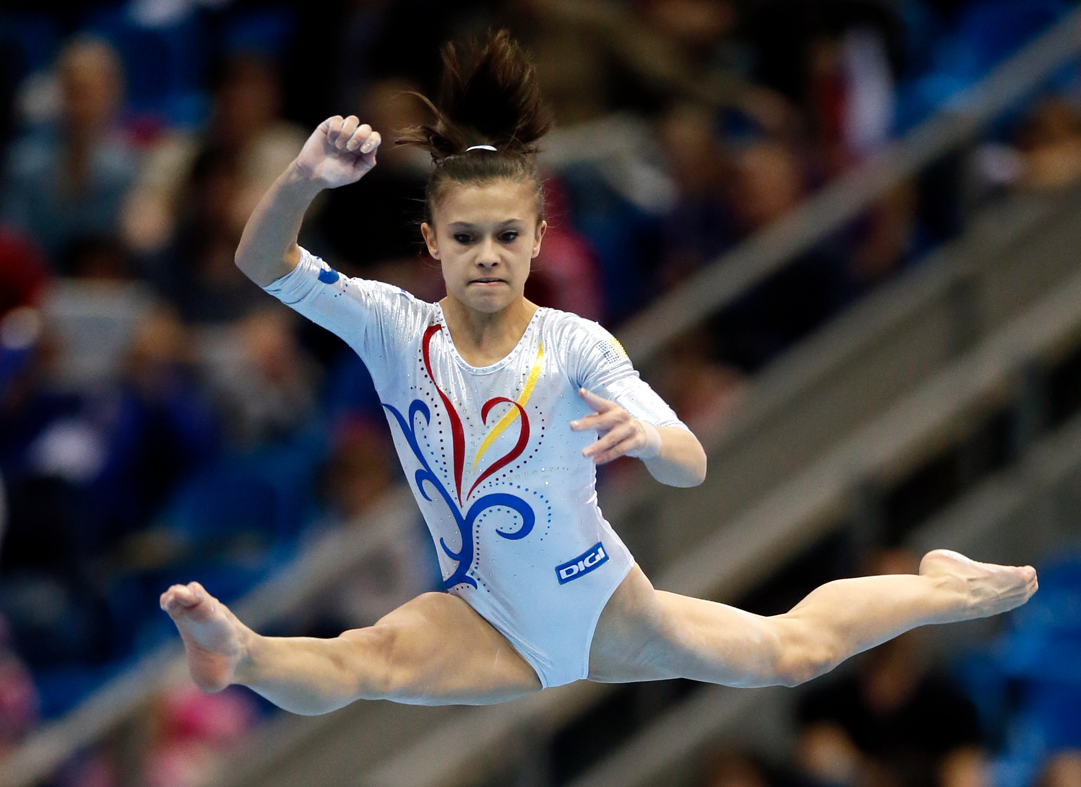 Diana Bulimar S A Dat AccidentatÄƒ Ca SÄƒ Participe Larisa Iordache Se Intampla La Jo 2012 Libertatea