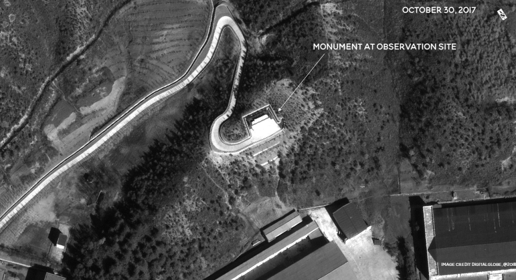 FOTO| Coreea de Nord construiește monumente pe locurile din care au fost lansate rachetele balistice