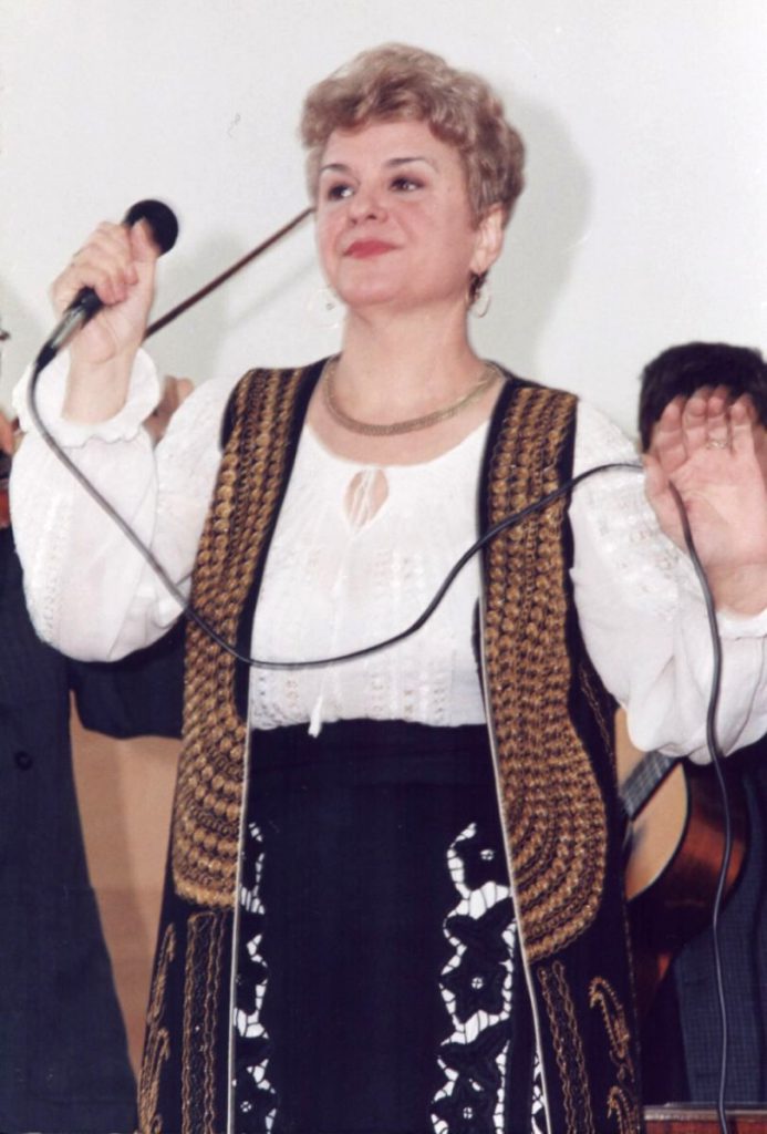 Ionela Prodan</div></div></div></div></div></div><div id=